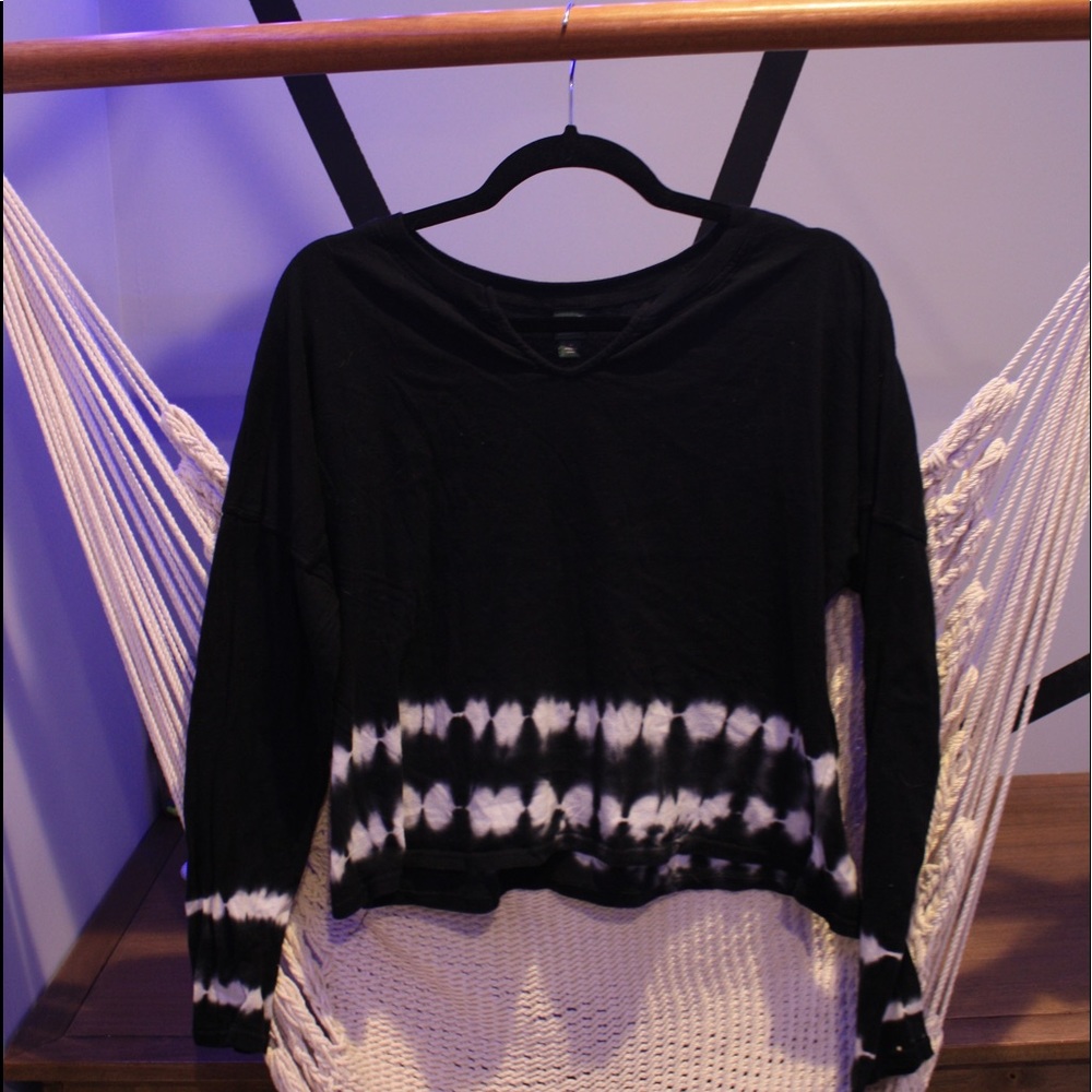 WILD FABLE LONG SLEEVE NAVY BLUE TIE DYE V NECK SLIT WOMENS MEDIUM